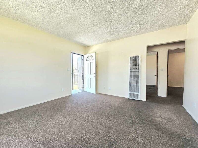 8866 Wall St - Photo 3 of 12