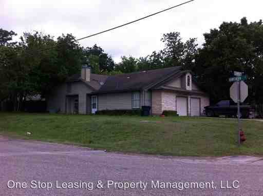 1817 Chambers - Photo 2 of 7