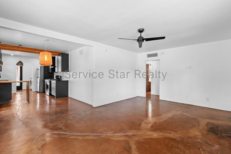1546 W Culver St - Photo 3 of 37