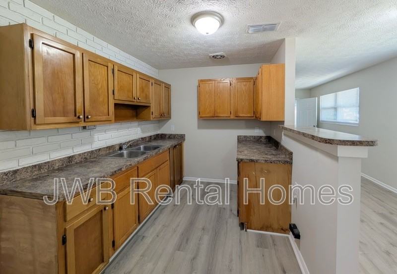 6412 Cooper Ln - Photo 4 of 19