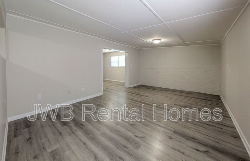 6412 Cooper Ln - Photo 6 of 19