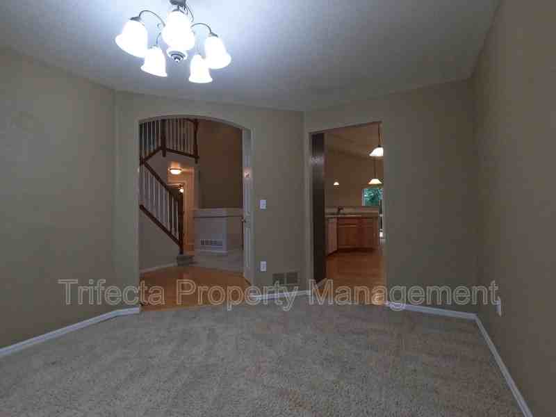 7420 Matheson Dr - Photo 3 of 30