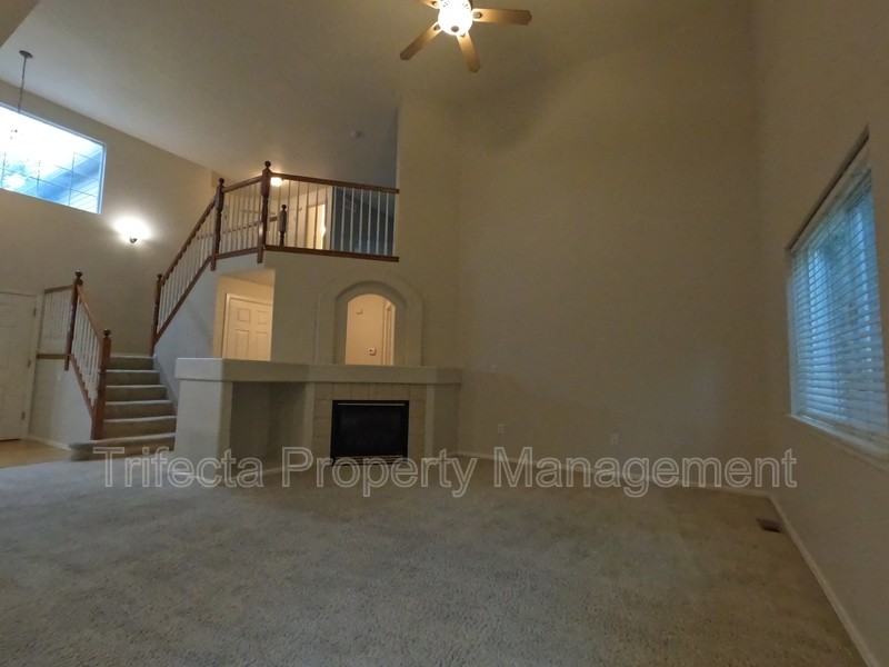 7420 Matheson Dr - Photo 4 of 30