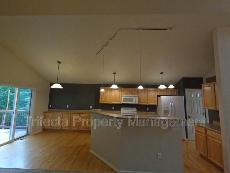 7420 Matheson Dr - Photo 6 of 30