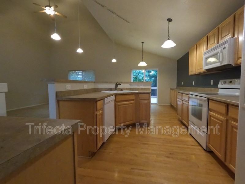 7420 Matheson Dr - Photo 7 of 30