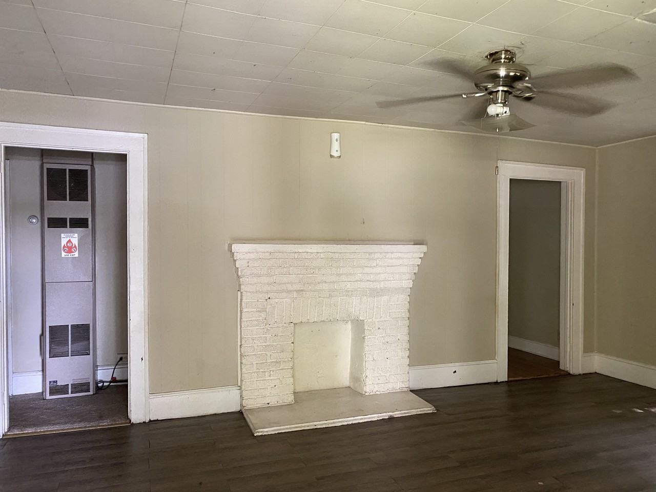 454 Fairview Rd - Photo 3 of 12