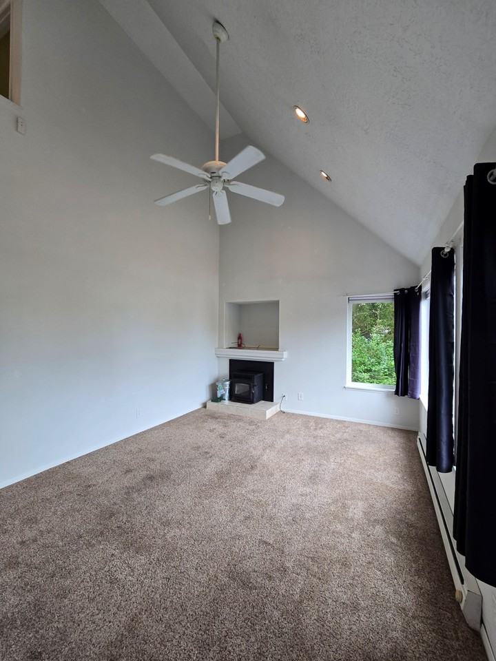 1320 Se 2nd Ct - Photo 2 of 27