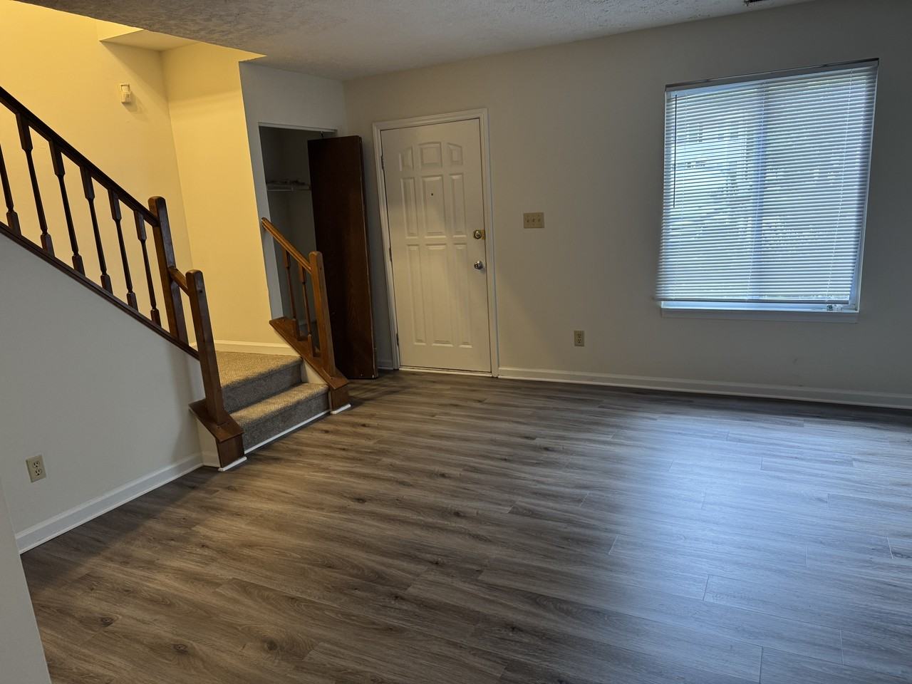 8141 Mcguire Dr - Photo 4 of 9