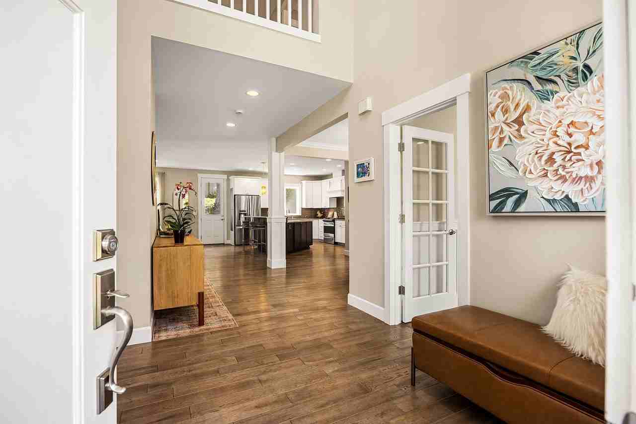 9165 Burlingame Ct Ne - Photo 3 of 36