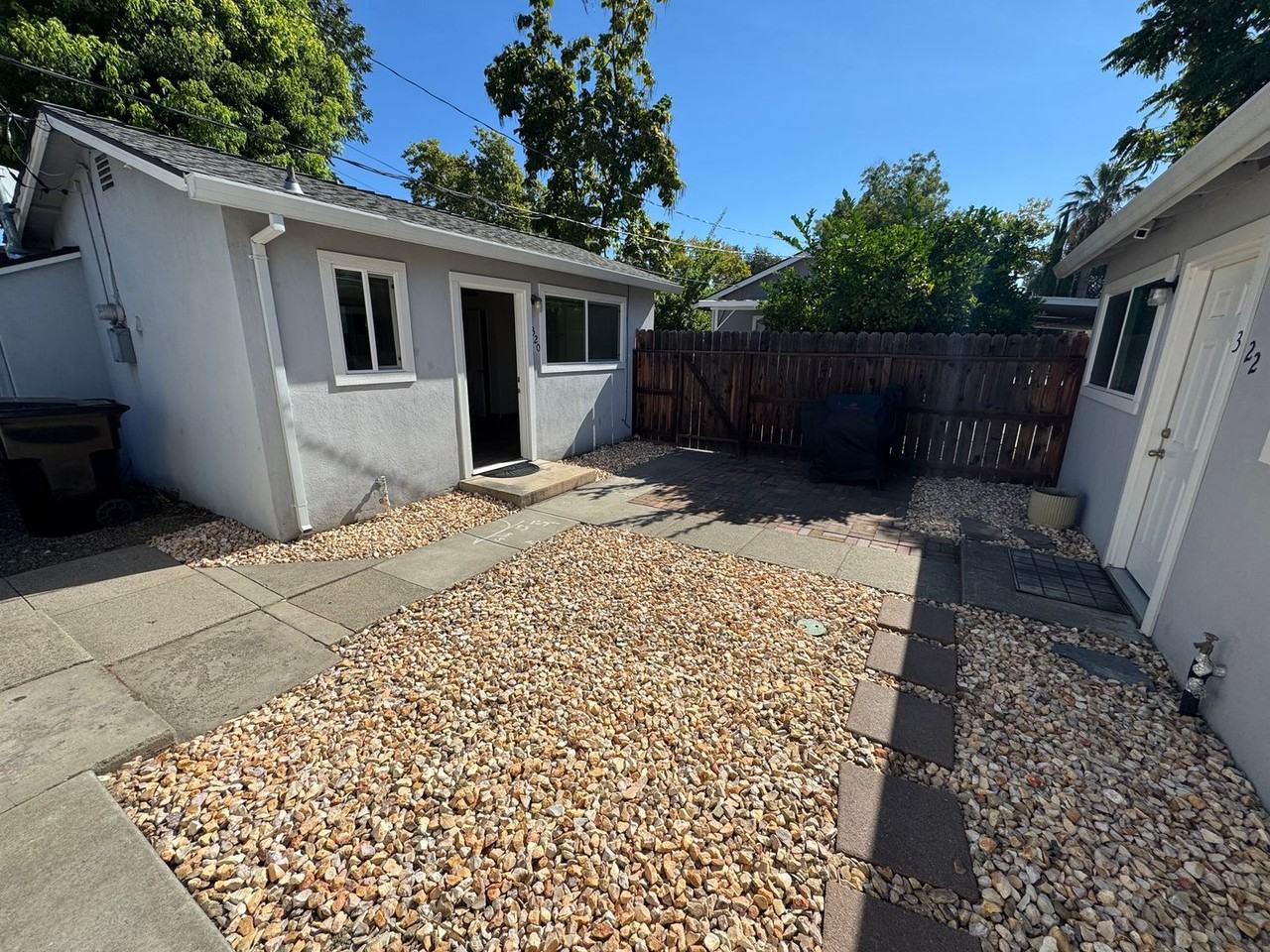 320 C St - Photo 2 of 14