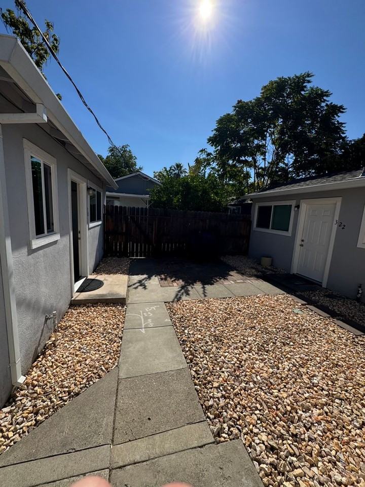 320 C St - Photo 3 of 14