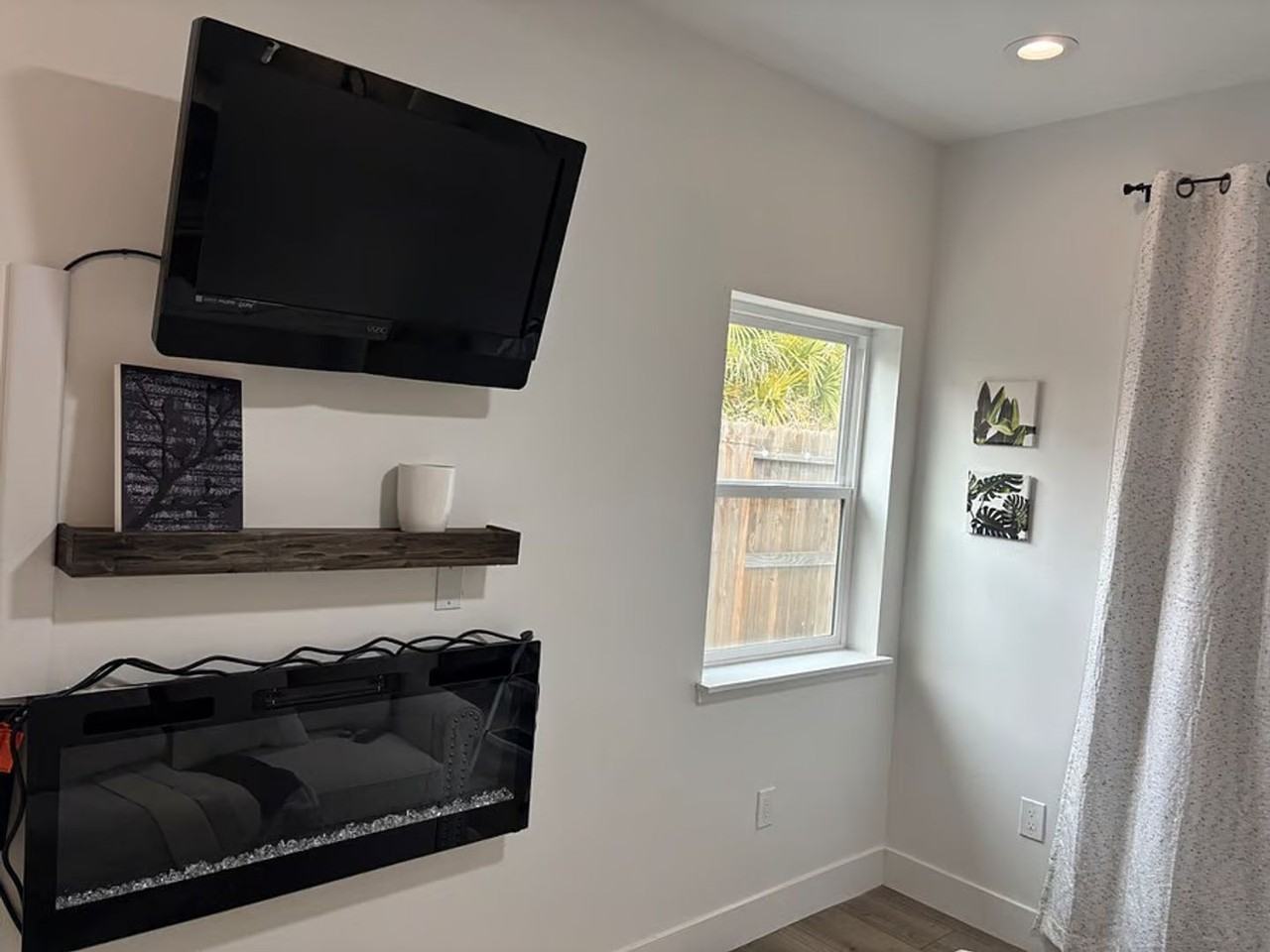 3413 Delphinium Way - Photo 4 of 17