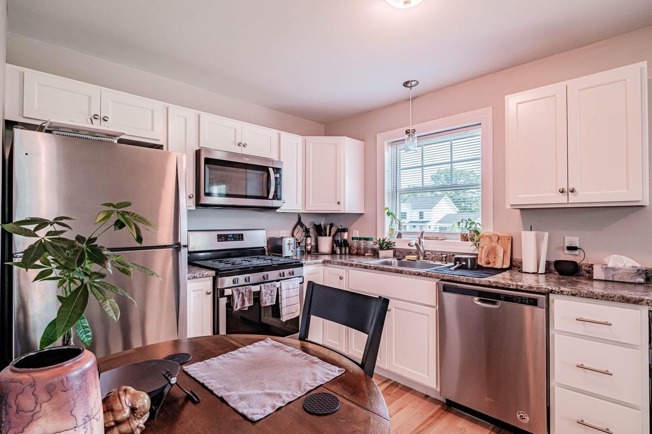 9 Dartmouth Pl #2 - Photo 2 of 10