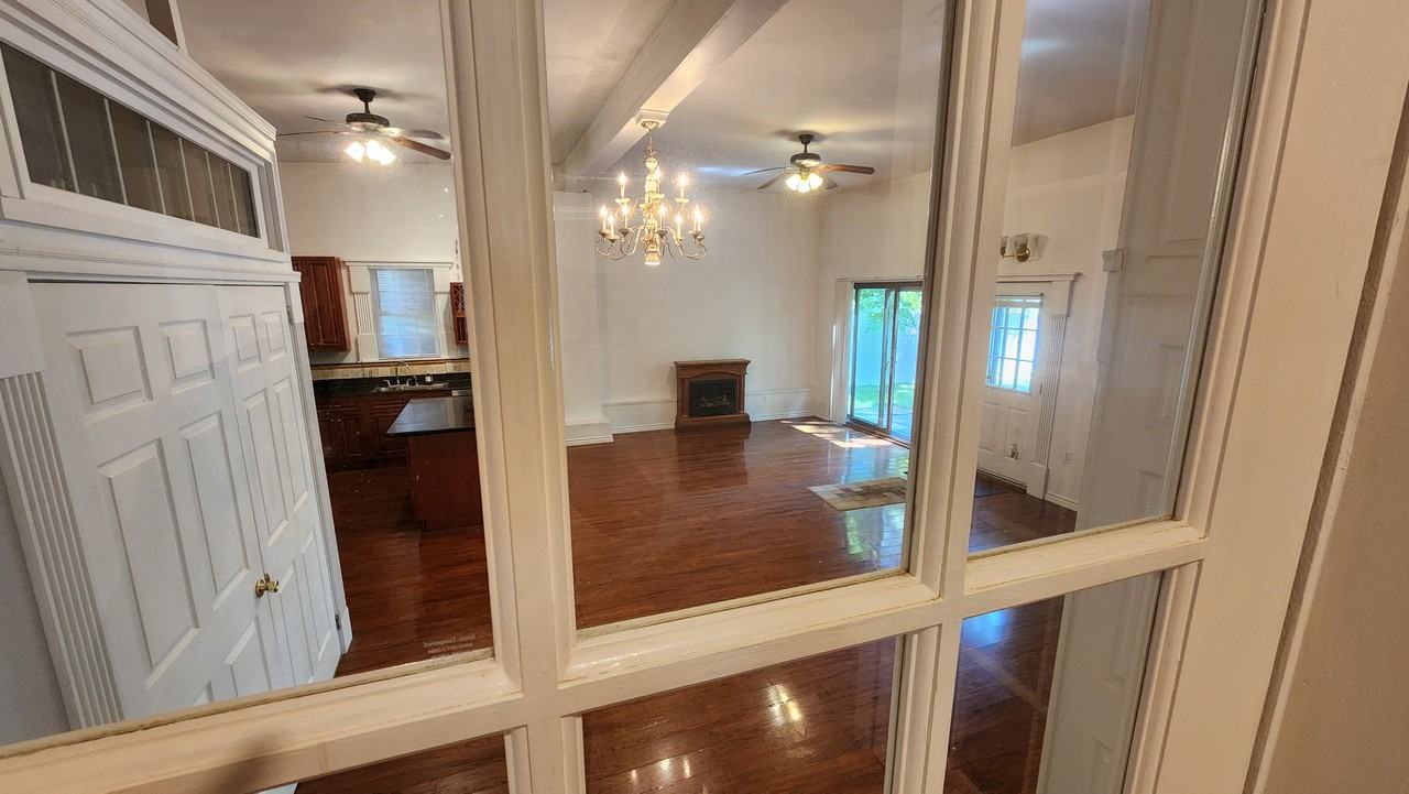 21 Ash St #4 - Photo 6 of 24