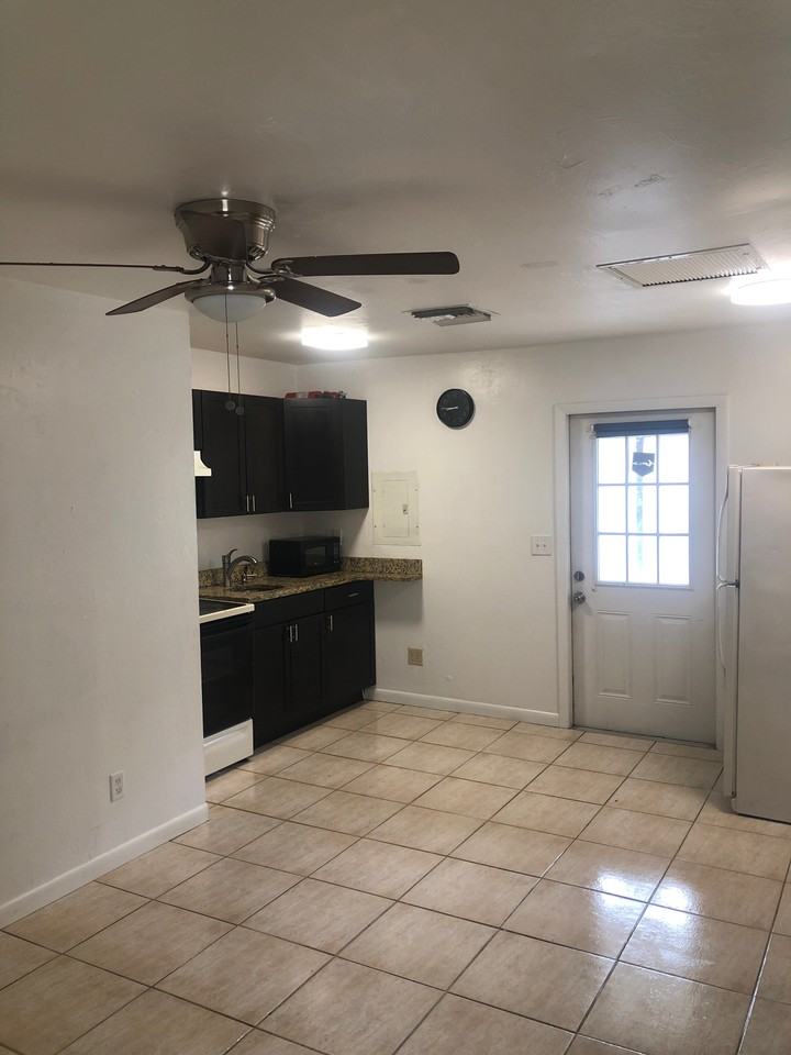1290 Highlands Dr #2 - Photo 5 of 27