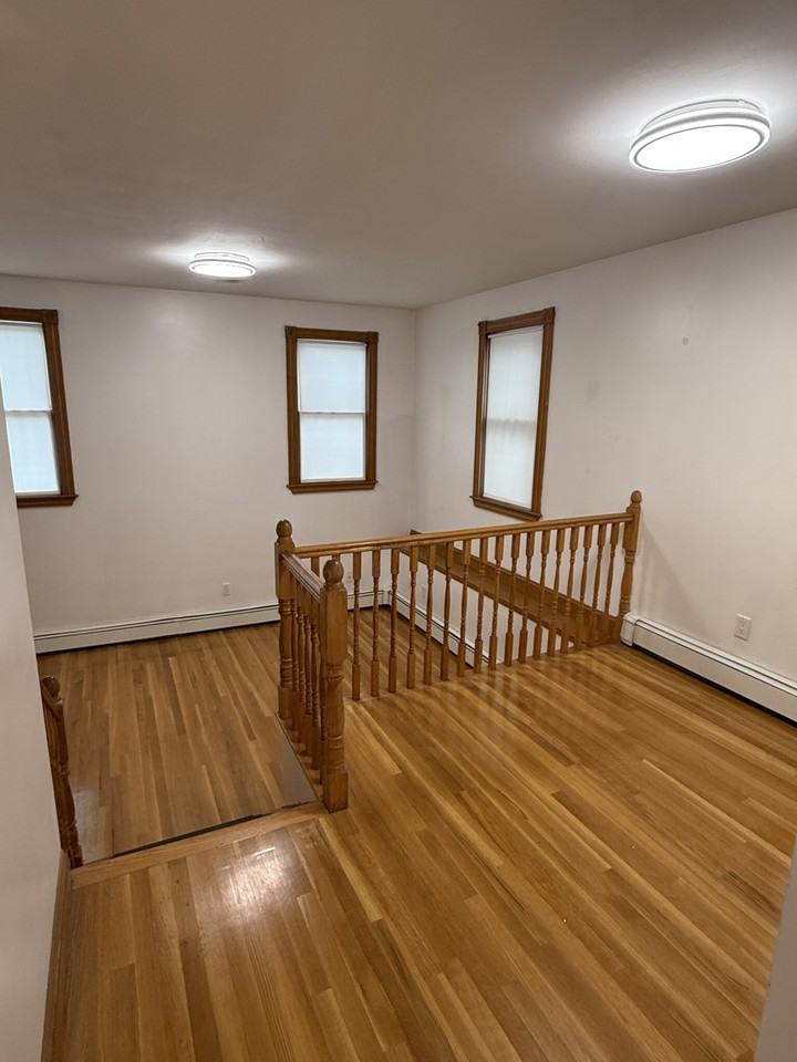 16 Warren St #1 - Photo 2 of 10
