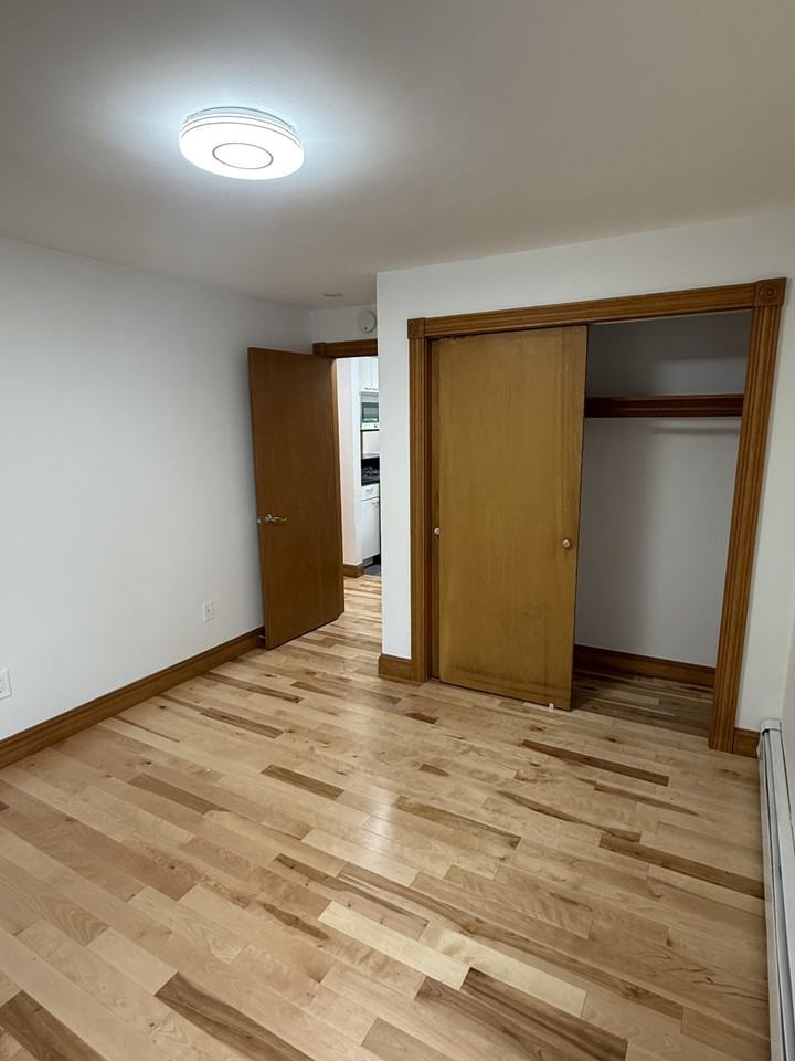 16 Warren St #1 - Photo 6 of 10