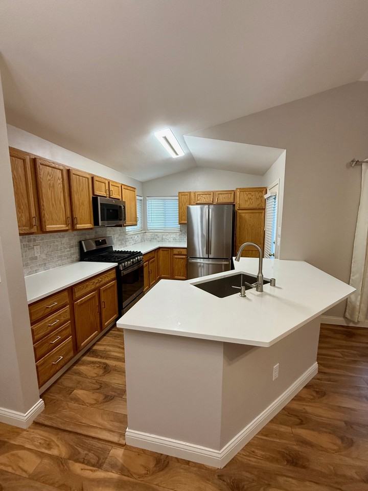 8929 Meadow Park Cir #NA - Photo 4 of 6