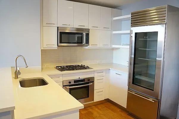 West 42nd Street #6E - Photo 3 of 5