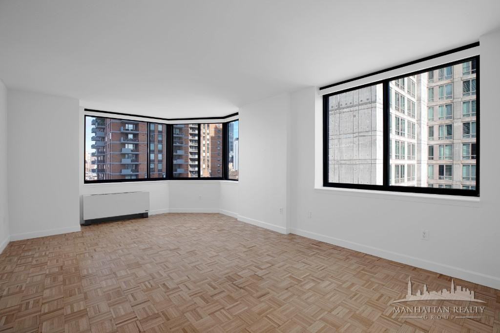 W 42nd St #14F - Photo 2 of 5