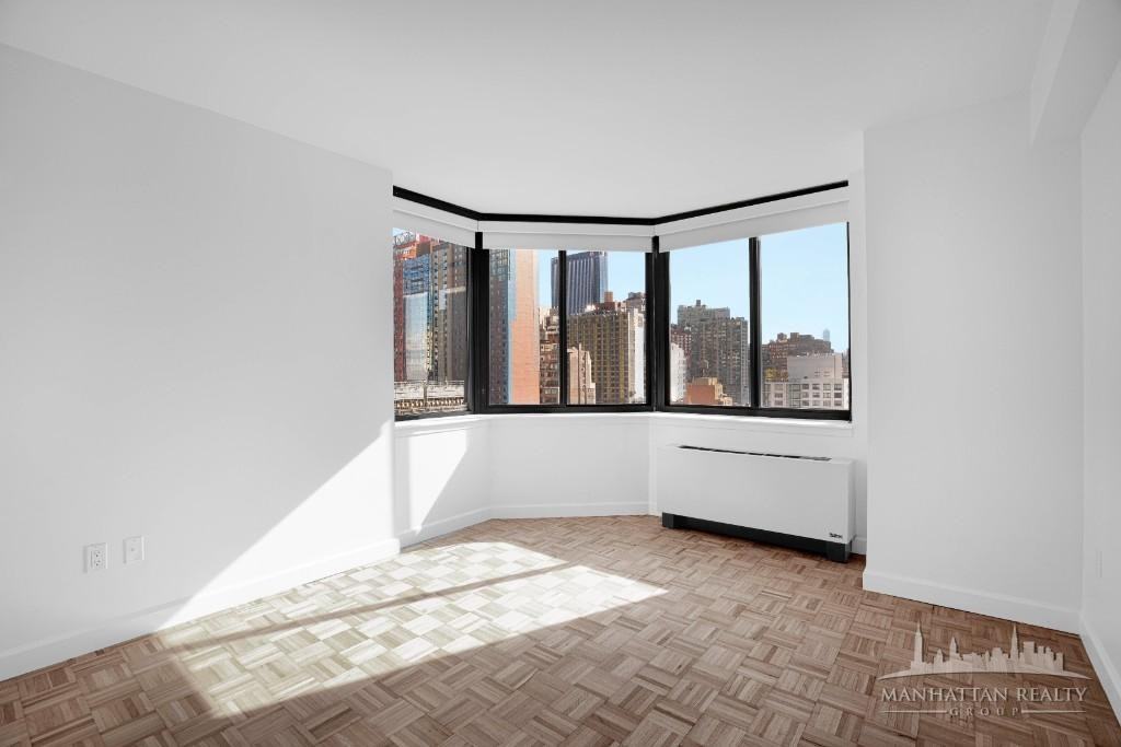 W 42nd St #14F - Photo 3 of 5