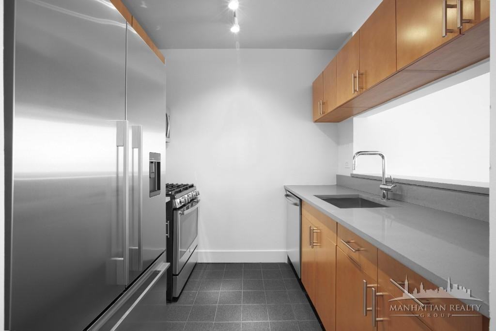 W 42nd St #23G - Photo 2 of 4