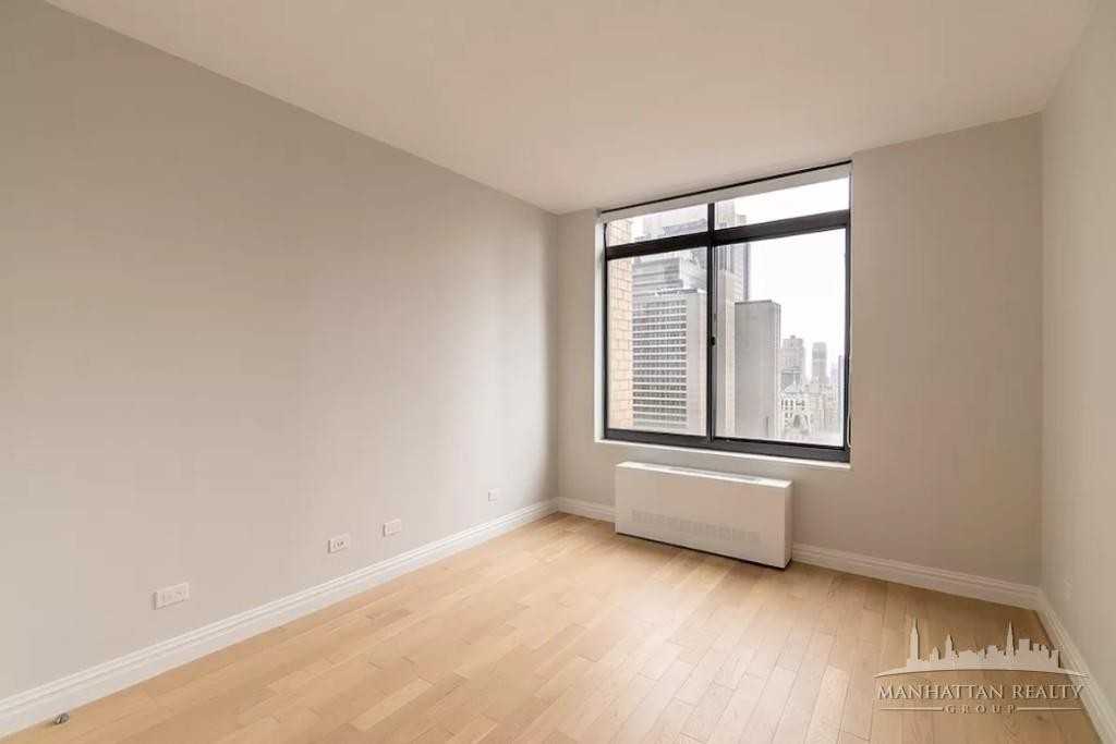 W 48th St #21H - Photo 2 of 10
