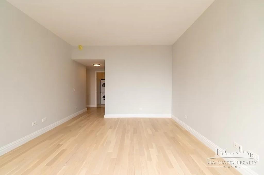 W 48th St #21H - Photo 3 of 10