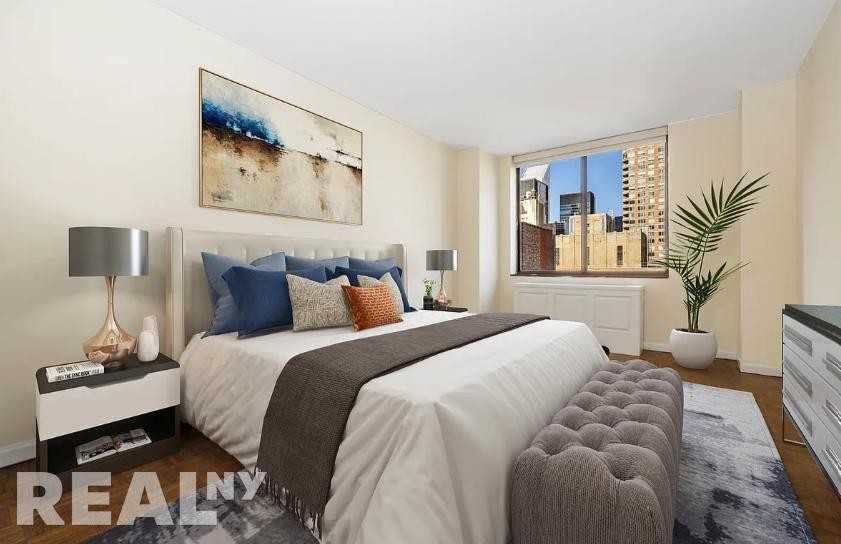 E 44th St #3E - Photo 3 of 3