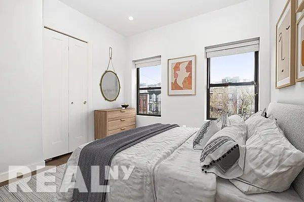 1st Avenue #3R - Photo 2 of 6