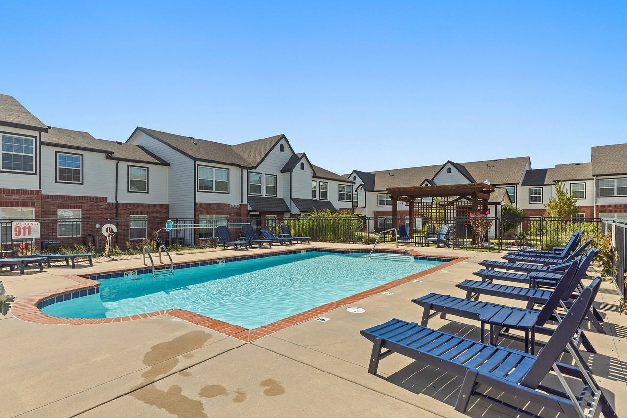 The Falls at Brookhaven - Photo 2 of 50