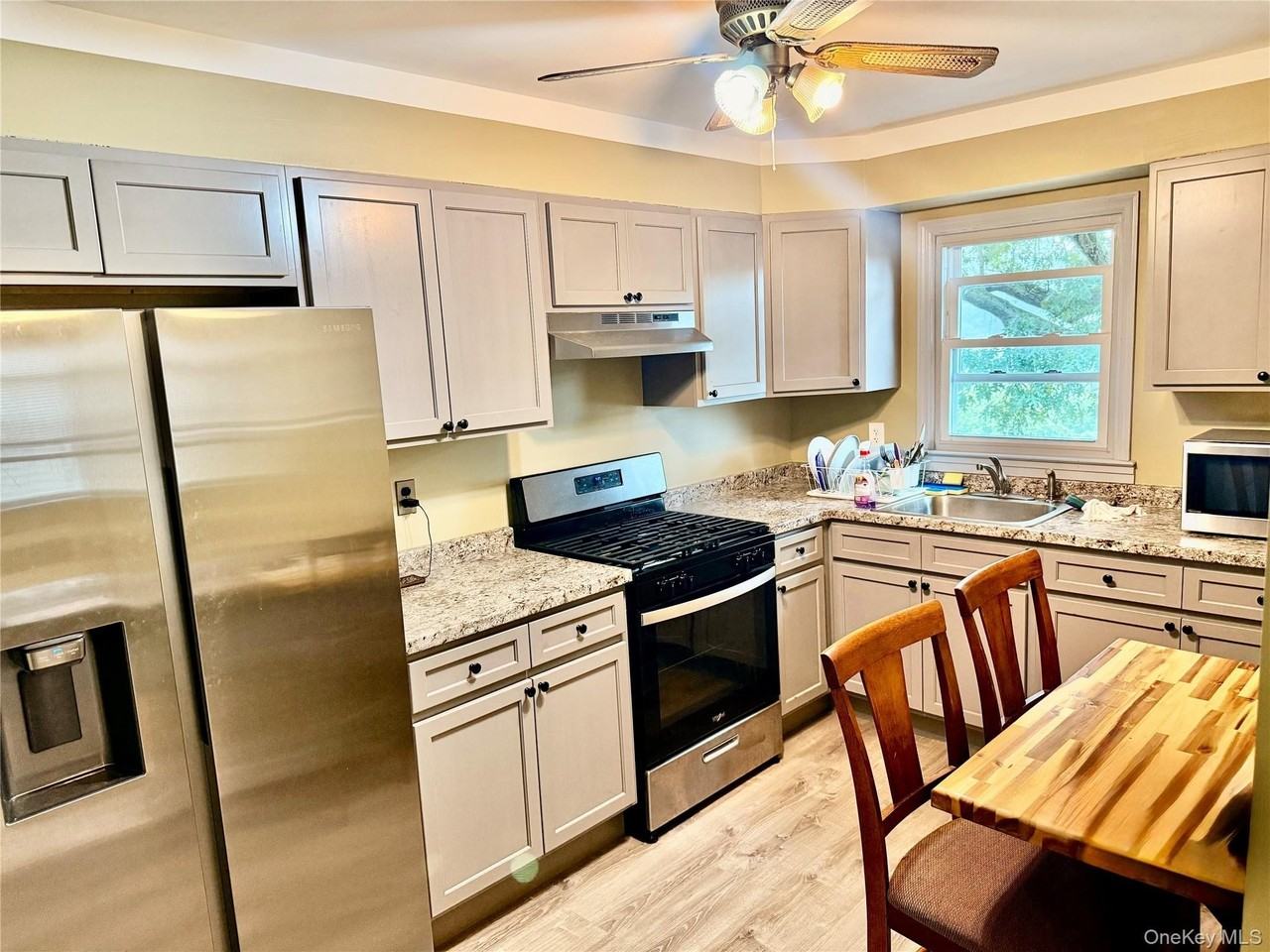 516 Mclean Ave - Photo 2 of 11