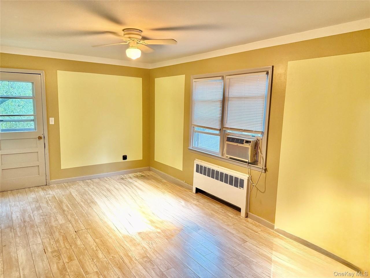 516 Mclean Ave - Photo 5 of 11