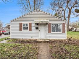 featured image of 1534 E Bowman St