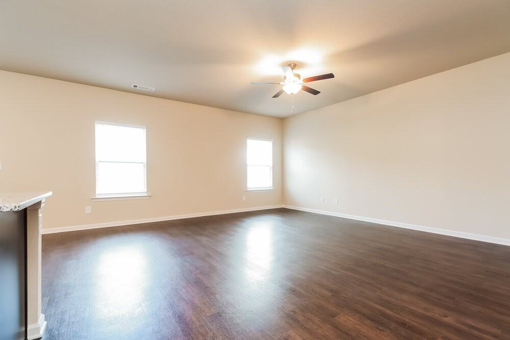 416 Vermeer Ct - Photo 4 of 17
