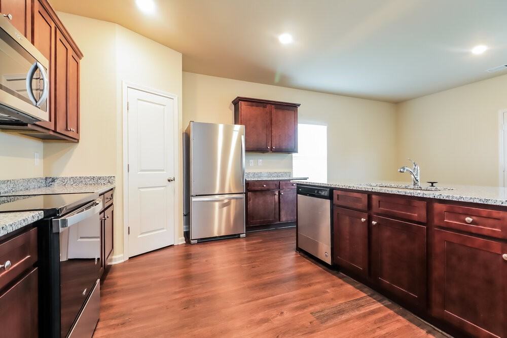 416 Vermeer Ct - Photo 7 of 17