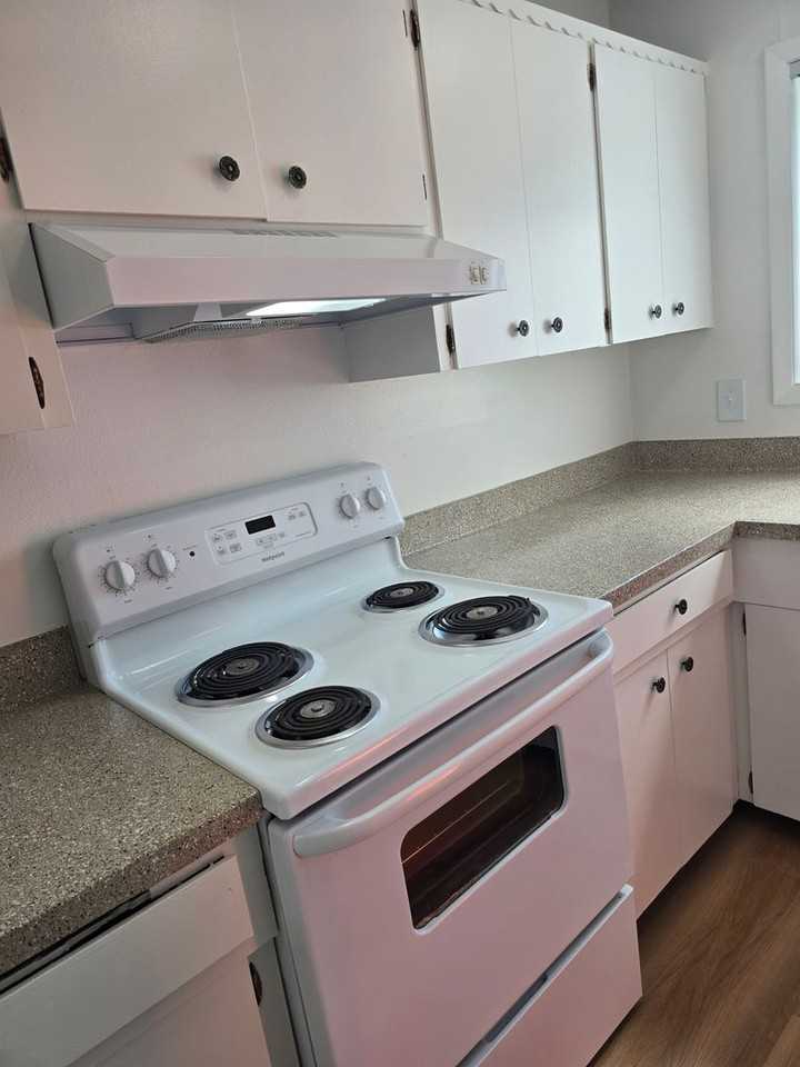 5918 Se Division St - Photo 3 of 30