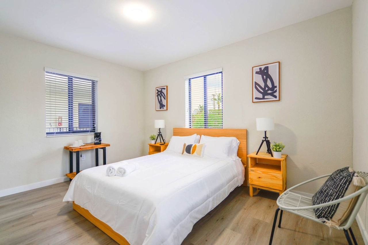 700 Southwest 11th Avenue - Photo 2 of 39