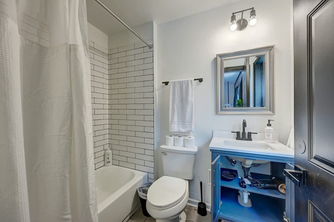 1927 N Prospect Ave #1463122P - Photo 2 of 18