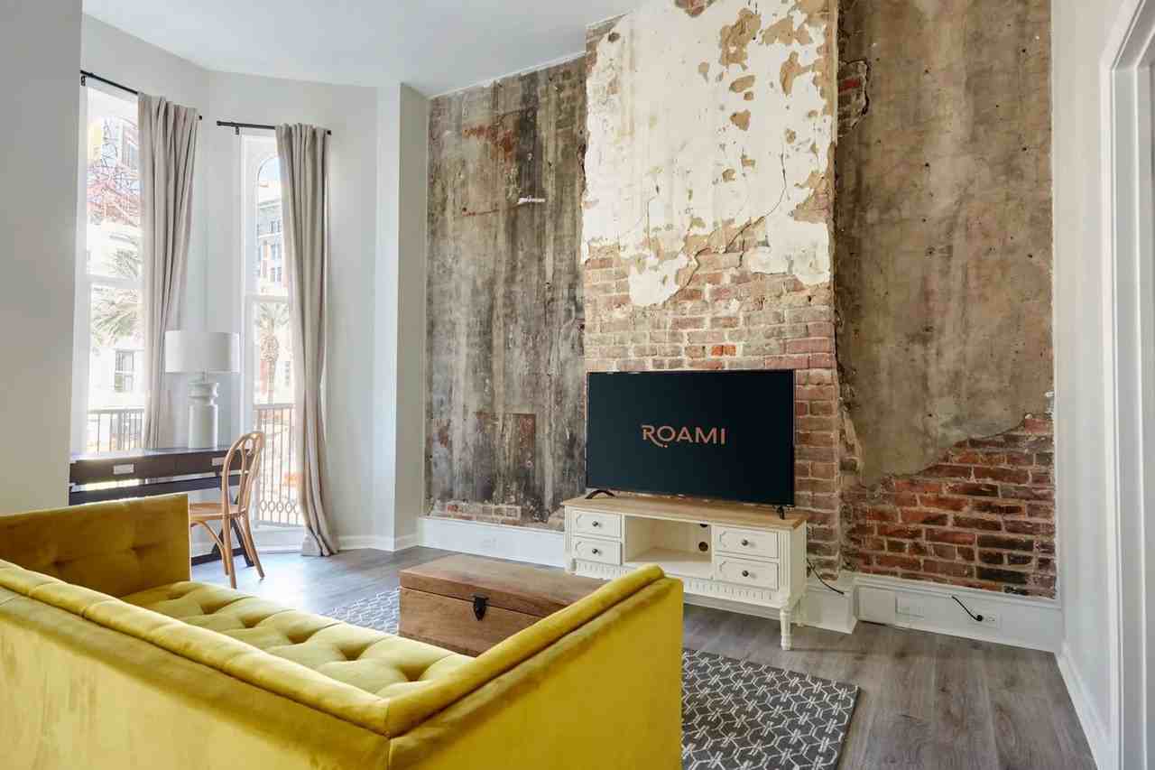 1016 Canal Street - Photo 4 of 23