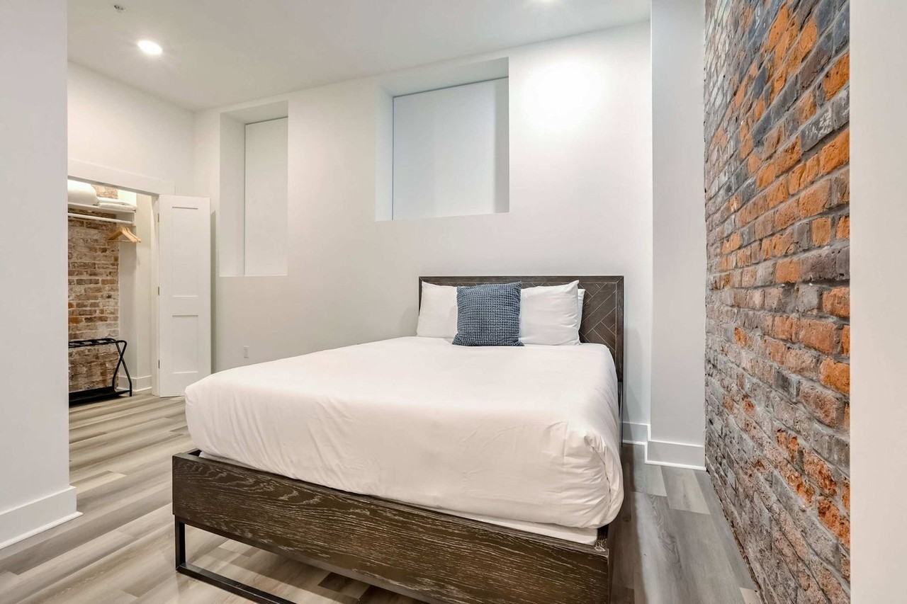 1050 Annunciation Street - Photo 7 of 16