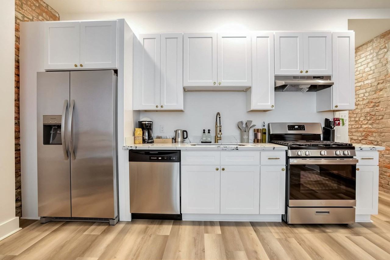 1050 Annunciation St #1272355P - Photo 3 of 6