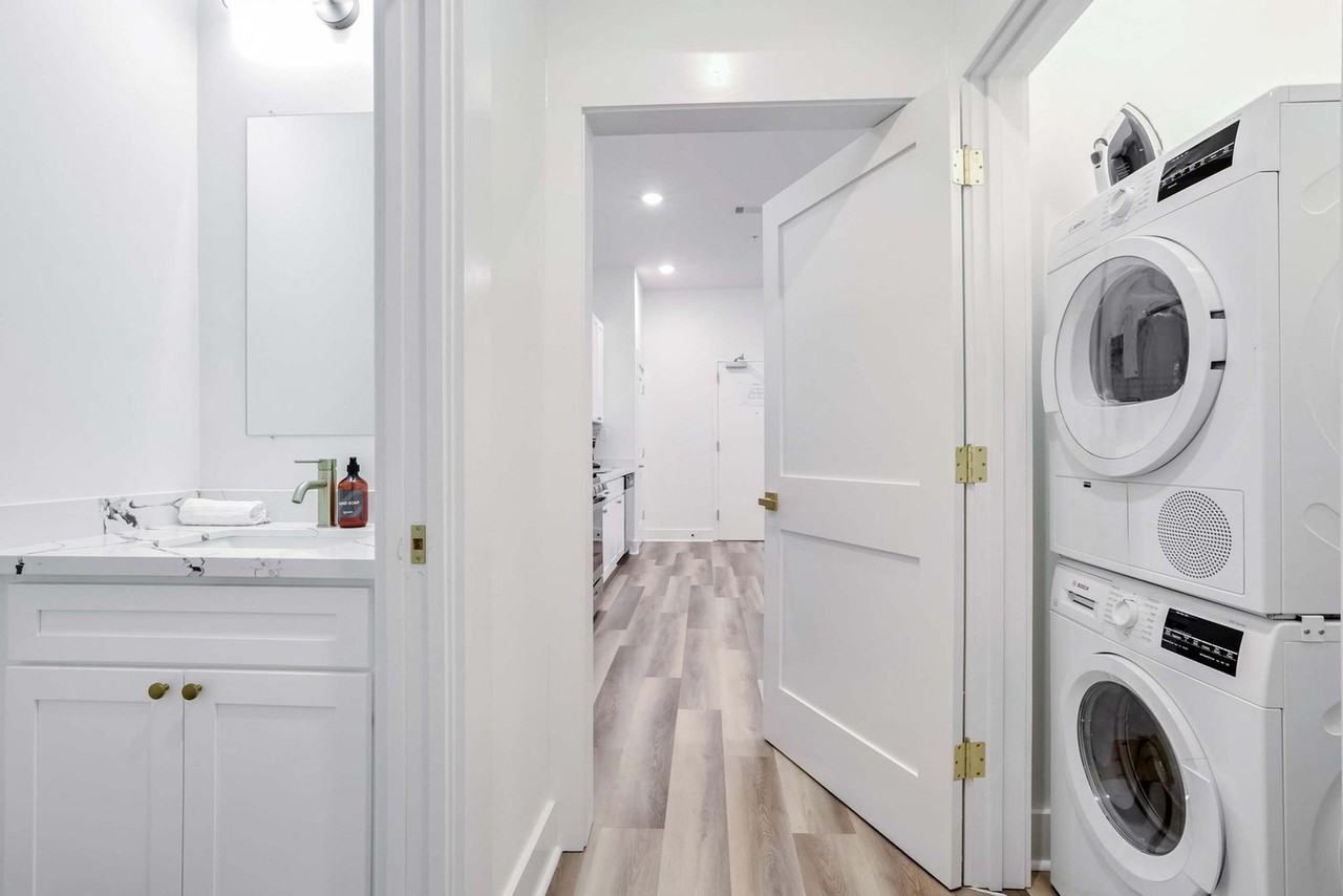 1050 Annunciation St #1272355P - Photo 5 of 6