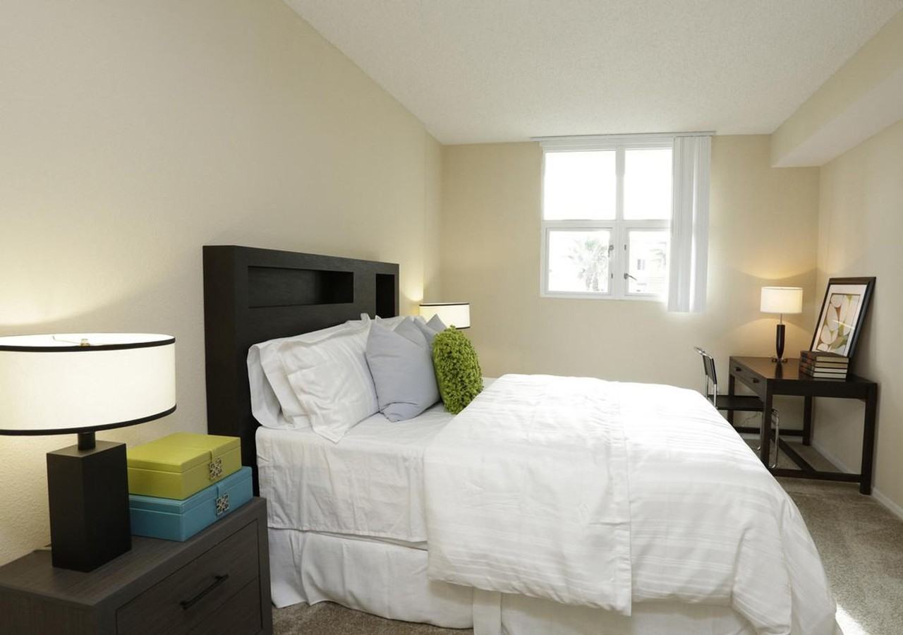 8775 Costa Verde Blvd #1280678P - Photo 5 of 11