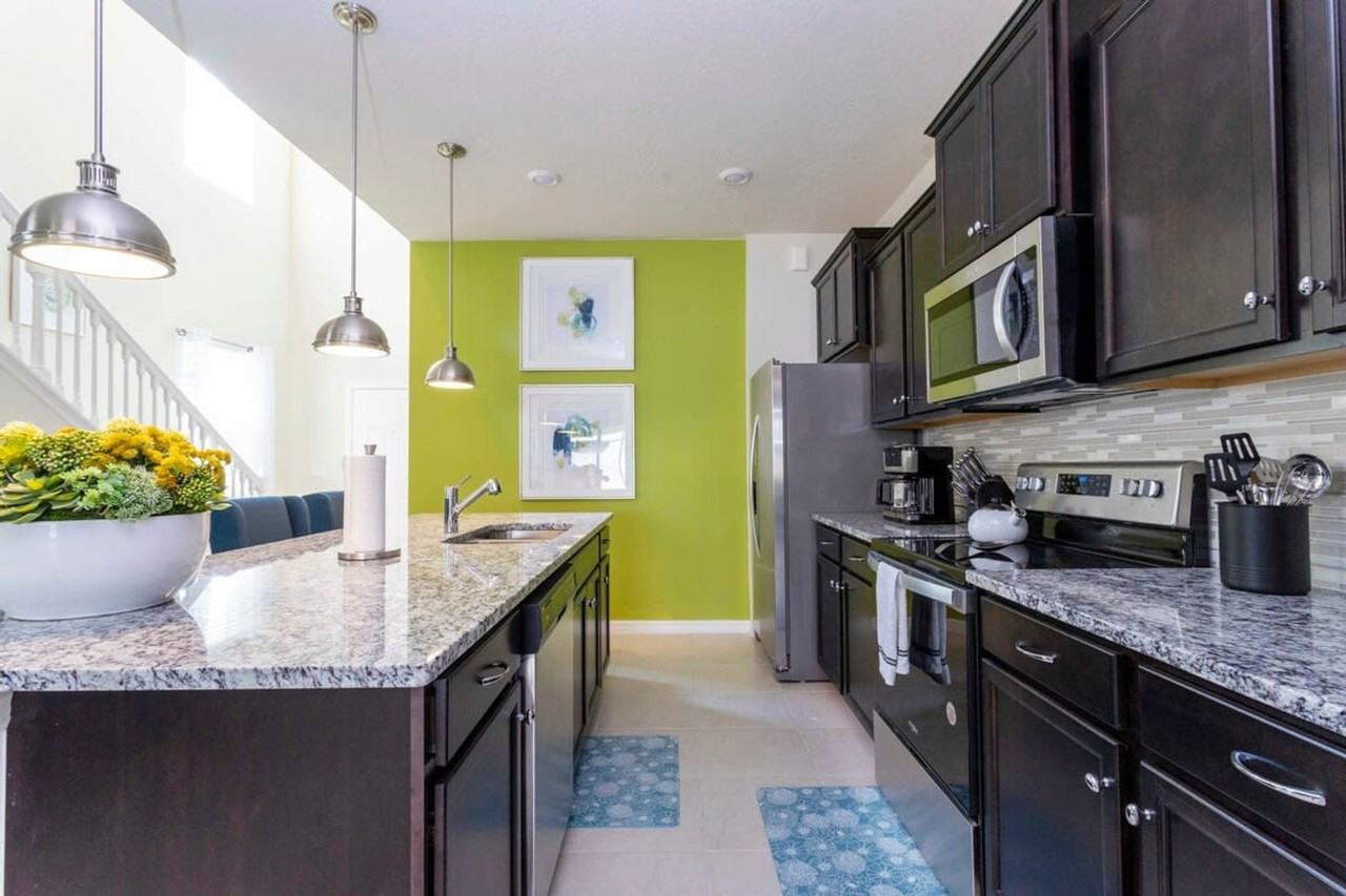 3413 Lilac Way #1280794P - Photo 3 of 38