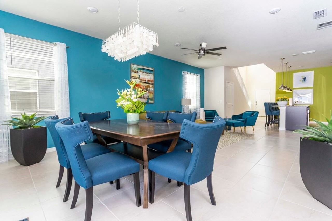 3413 Lilac Way #1280794P - Photo 5 of 38