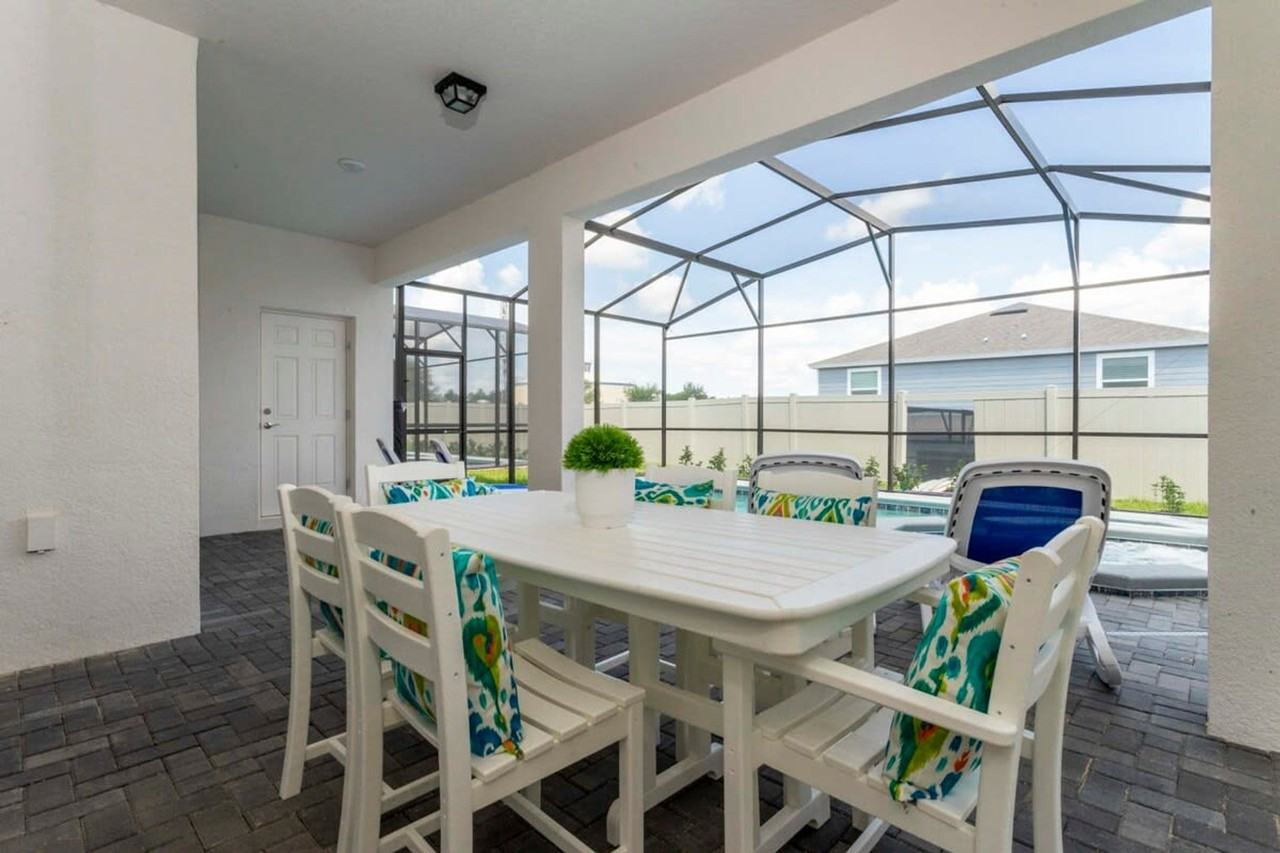 3413 Lilac Way #1280794P - Photo 6 of 38