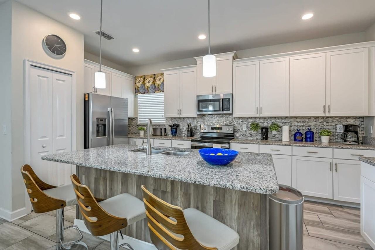 4789 Kings Castle Cir #1280830P - Photo 5 of 50