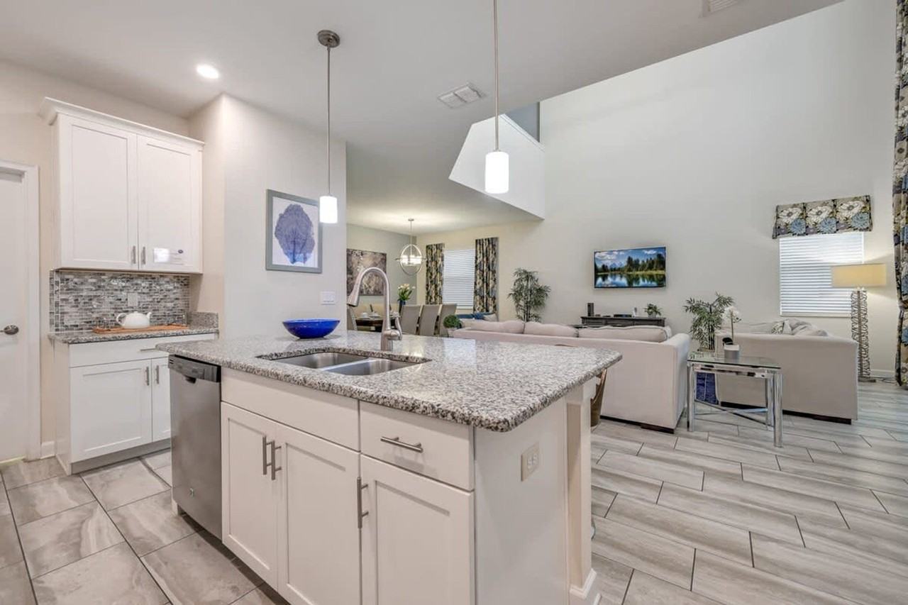 4789 Kings Castle Cir #1280830P - Photo 7 of 50