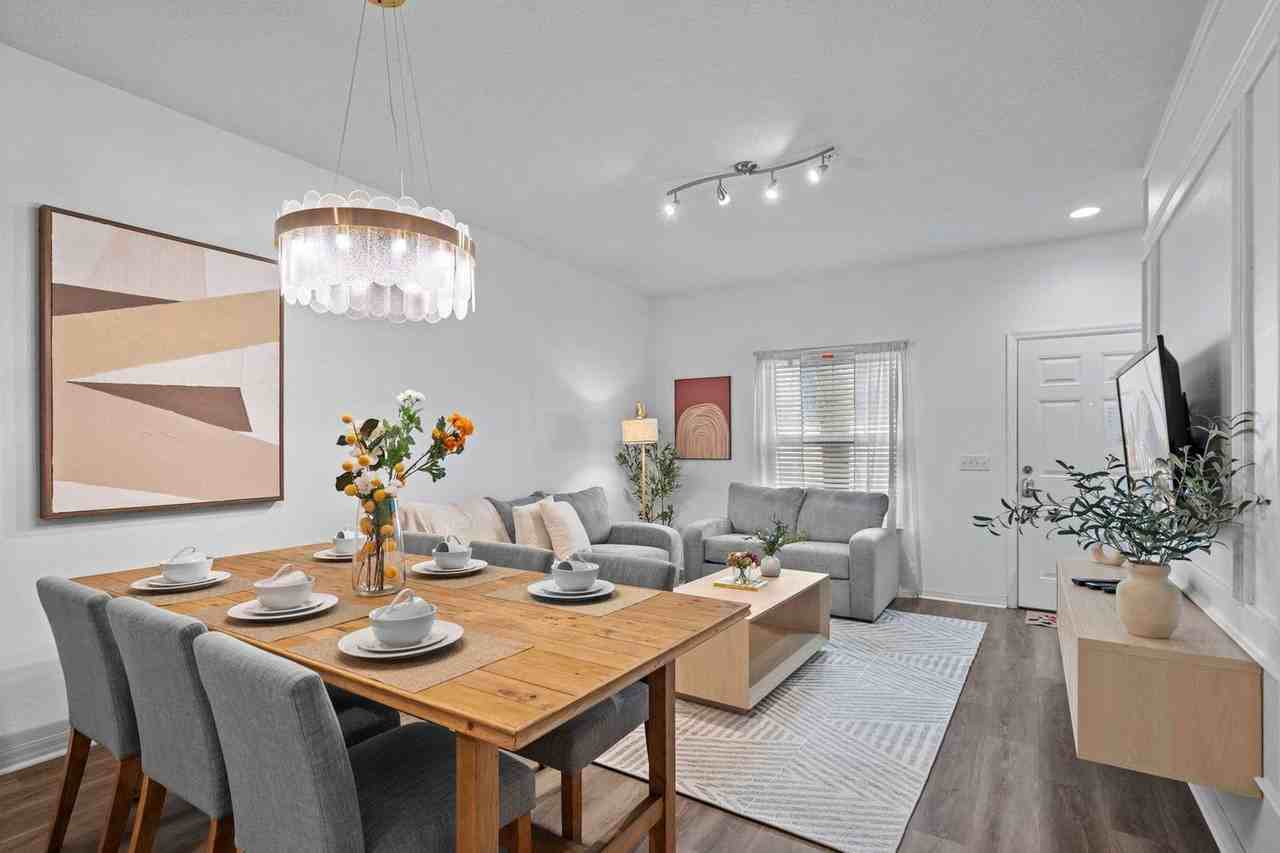 8939 Shine Dr #1280856P - Photo 4 of 32